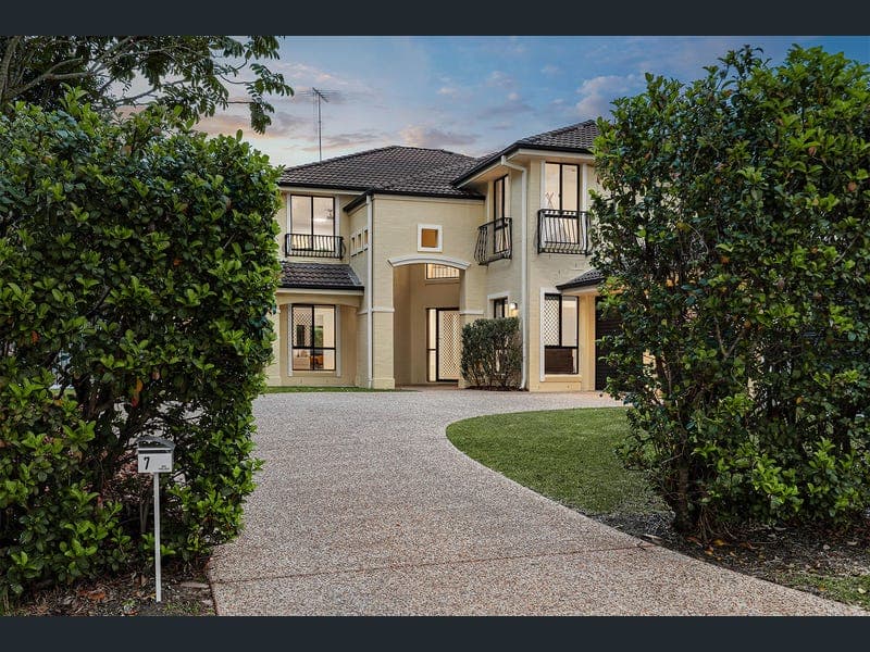 7 Wanora Street, Mitchelton — photo 1 of 5
