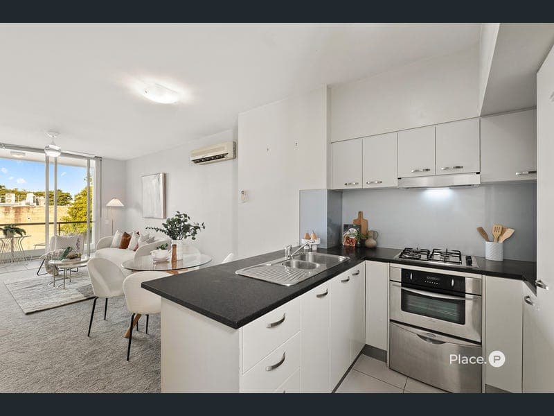 45/1 Oxford Street, Bulimba — photo 1 of 5