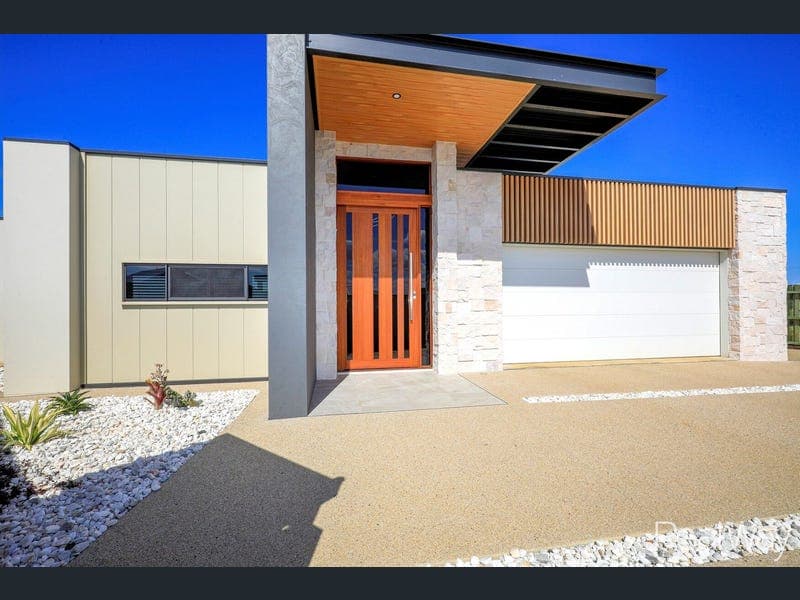 20 Chase Close, Bargara — photo 1 of 5