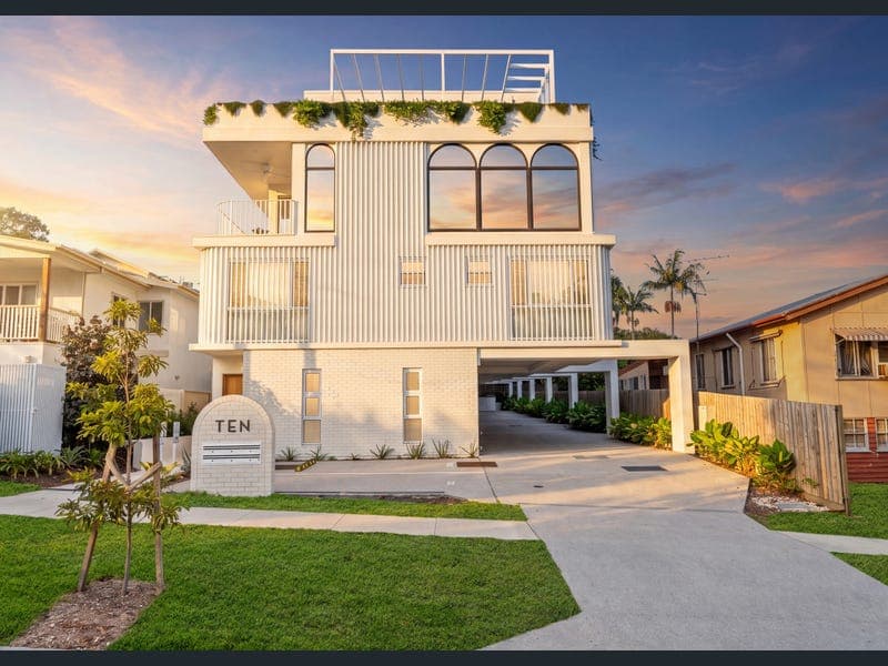 2/10 Burleigh Street, Burleigh Heads — photo 1 of 5