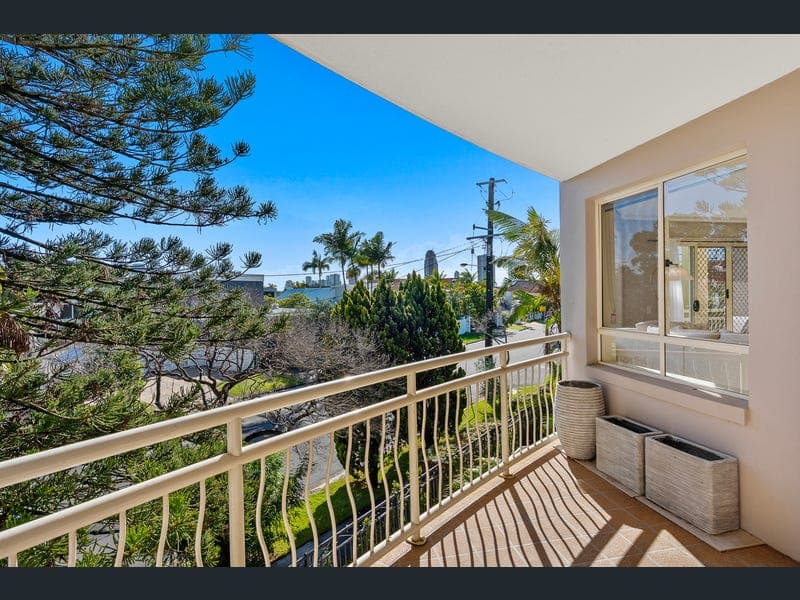 15/142 Stanhill Drive, Chevron Island — photo 1 of 5