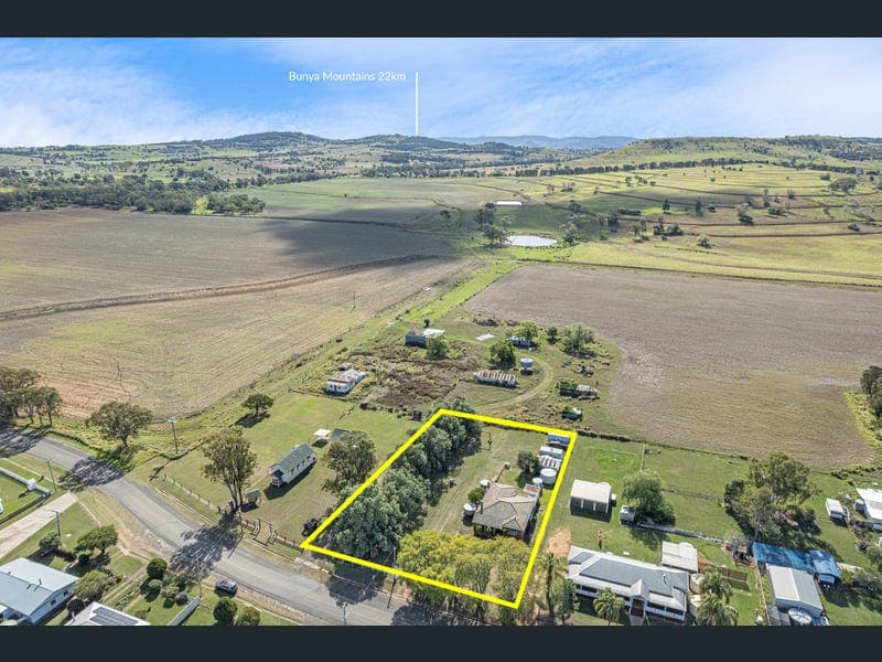 21 Bunya Mountains Maclagan Road — photo 1 of 5