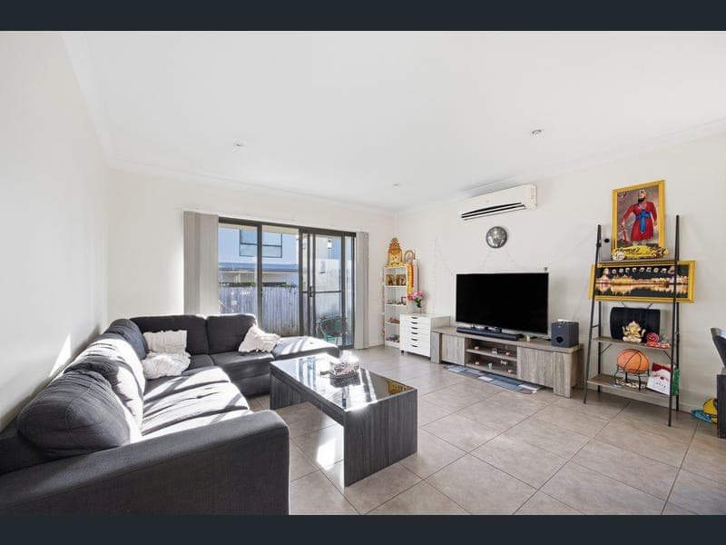 18 Garden Road, Coomera — photo 1 of 5