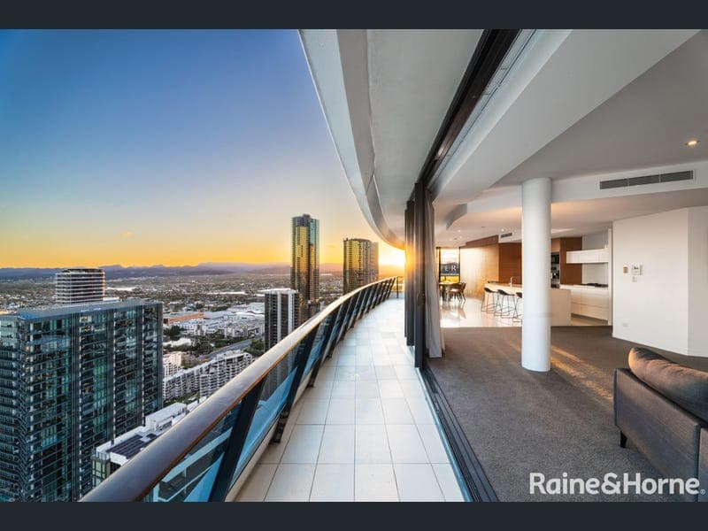 4204/1 Oracle Boulevard, Broadbeach — photo 1 of 5