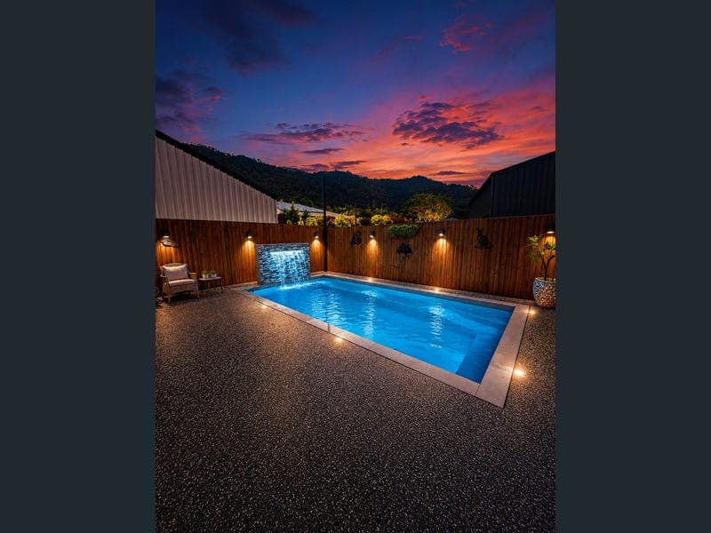 11-13 Burn Close, Gordonvale — photo 1 of 5