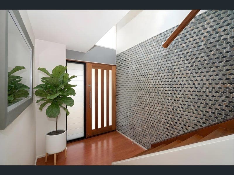4 Lizanne Street, Boondall — photo 1 of 5