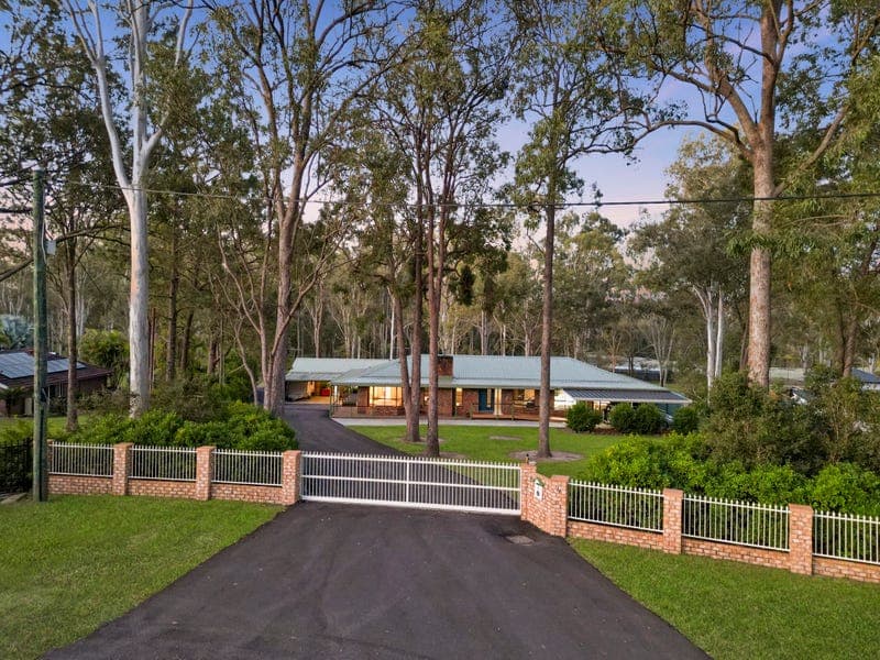 4 Mcpherson Road, Chambers Flat — photo 1 of 5