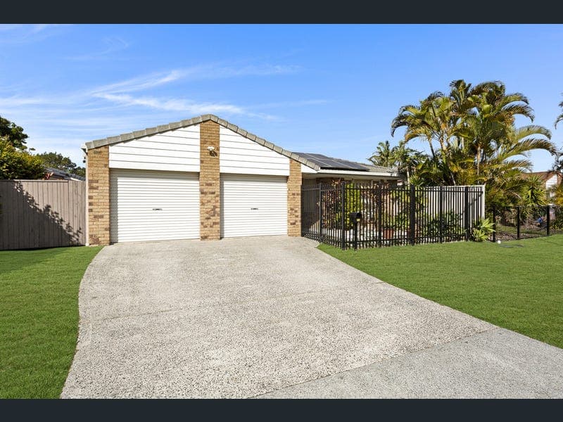 38 Roundelay Drive, Varsity Lakes — photo 1 of 5