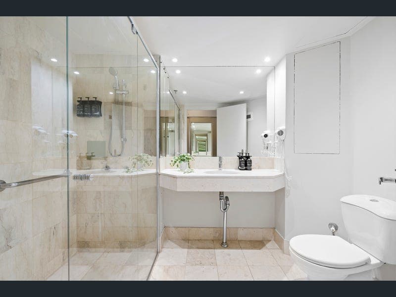 516/22 View Avenue, Surfers Paradise — photo 1 of 5