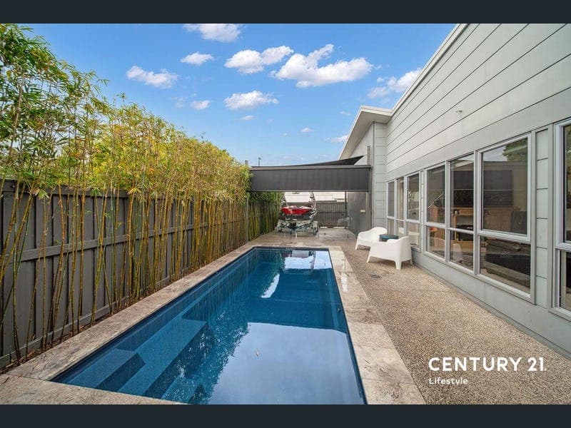 115 Baringa Drive — photo 1 of 5