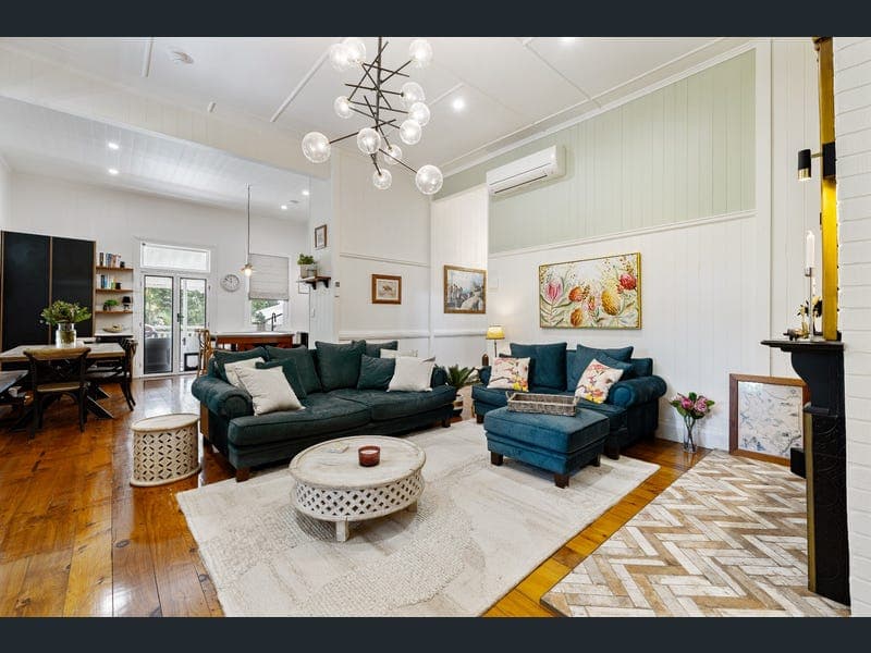 2 Raife Close, Wellington Point — photo 1 of 5