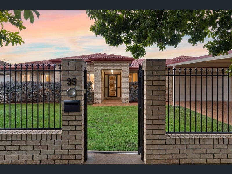 35 May Street, Parkinson — photo 1 of 5