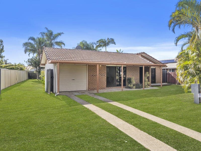 18 Hawaii Crescent, Banksia Beach — photo 1 of 5