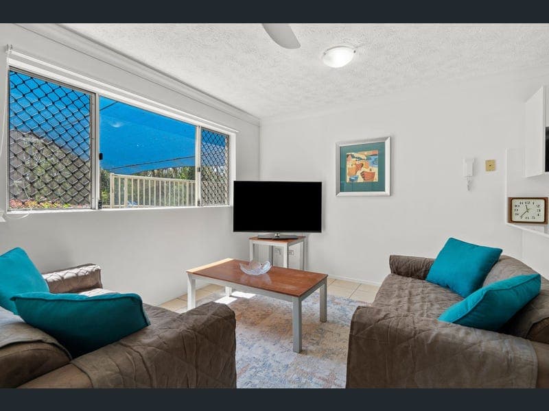 7/129-131 Currumburra Road, Ashmore — photo 1 of 5