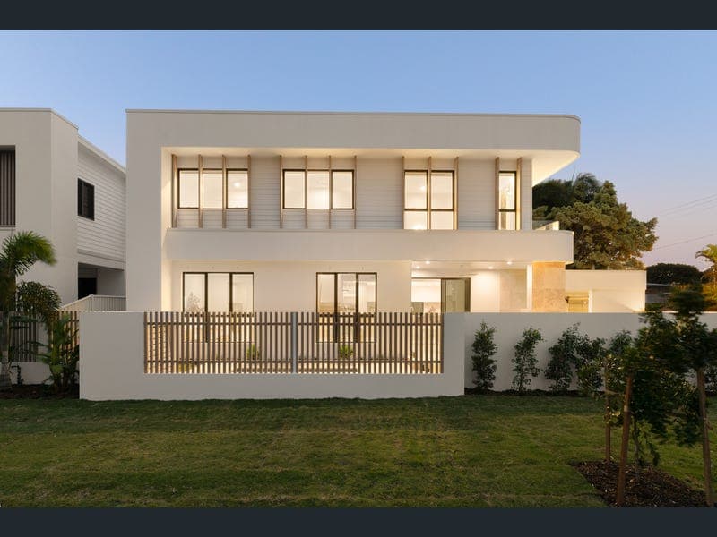 30B Coombabah Road, Biggera Waters — photo 1 of 5