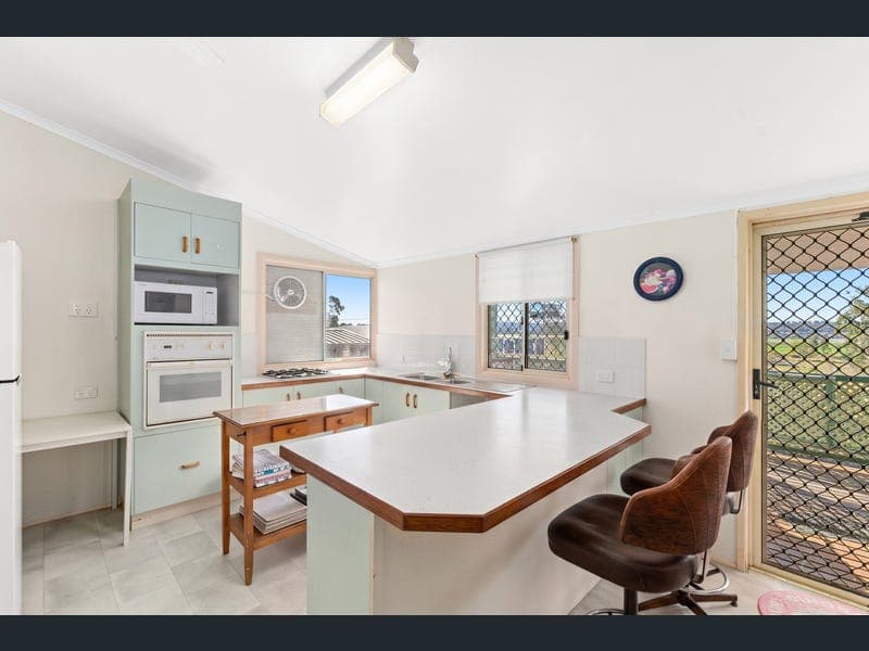 127 Wood Street, Warwick — photo 1 of 5