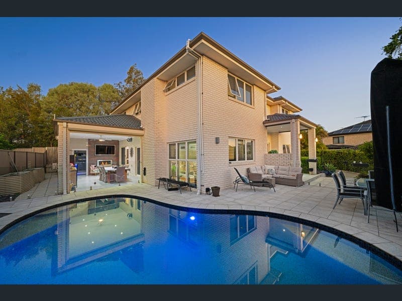 8 Orion Place, Bridgeman Downs — photo 1 of 5