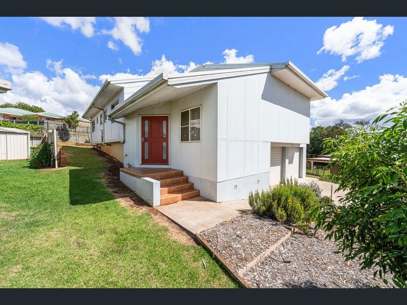 4 Quinlan Court, Darling Heights — photo 1 of 5
