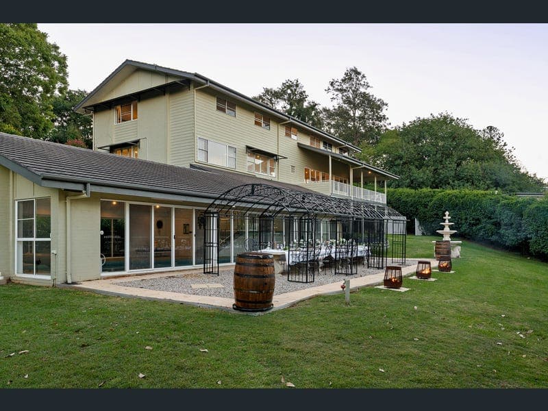 7 Curzon Street, Mount Lofty — photo 1 of 5