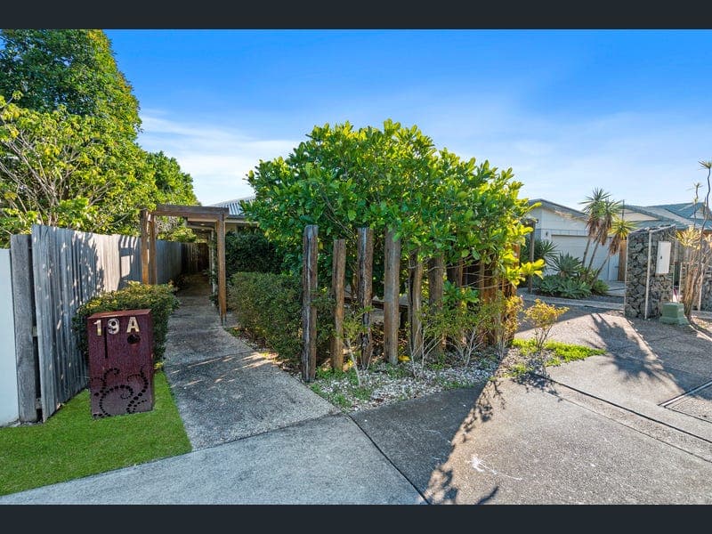 19A Badgen Road, Birkdale — photo 1 of 5