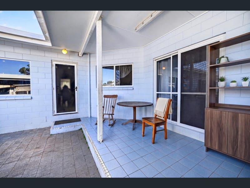 3 Oak Crescent, Bowen — photo 1 of 5