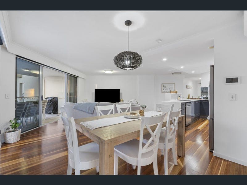 251/21 Cypress Avenue, Surfers Paradise — photo 1 of 5