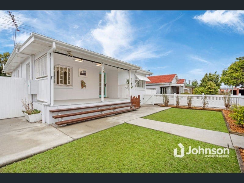 13 Allen Street, Wynnum — photo 1 of 5