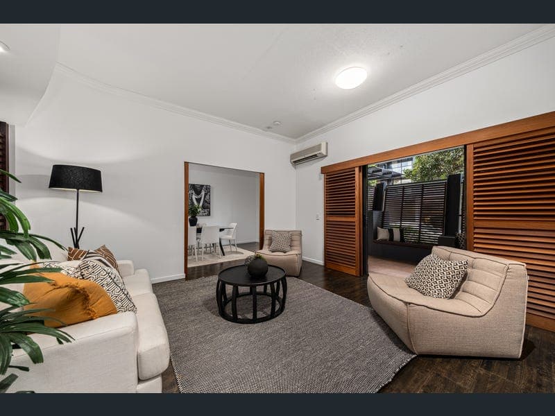 2/33 Helen Street, Teneriffe — photo 1 of 5