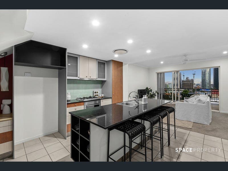 55/451 Gregory Terrace, Spring Hill — photo 1 of 5