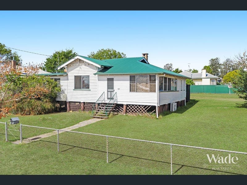 124 Pratten Street, Warwick — photo 1 of 5