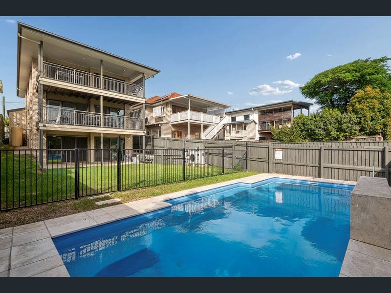 103 Lutzow Street, Tarragindi — photo 1 of 5