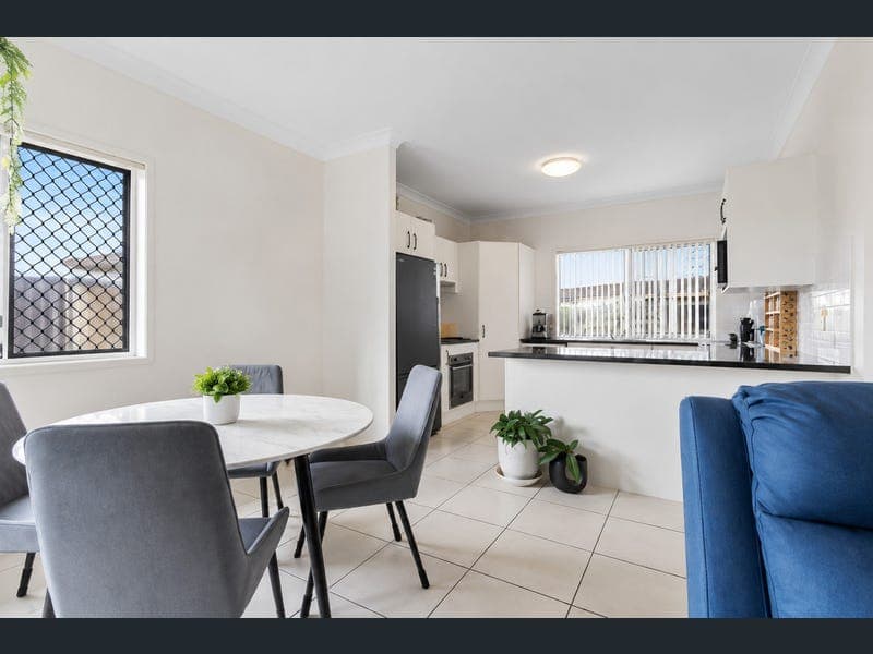 8 Canaipa Court, Rothwell — photo 1 of 5
