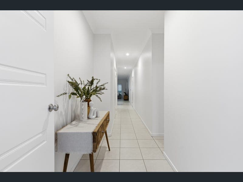 40 Denham Crescent, North Lakes — photo 1 of 5