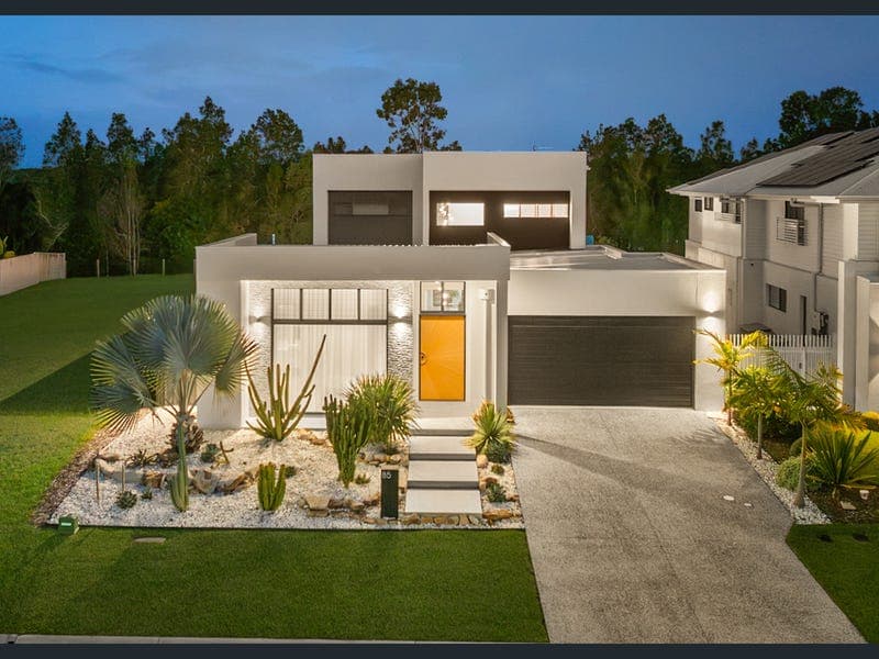 85 Lake Serenity Boulevard, Helensvale — photo 1 of 5