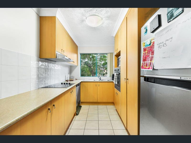 8/12 Gillian Lane, Southport — photo 1 of 5