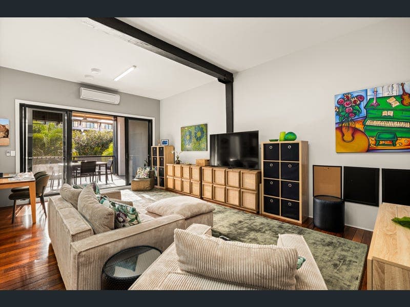 9/22 Florence Street, Teneriffe — photo 1 of 5