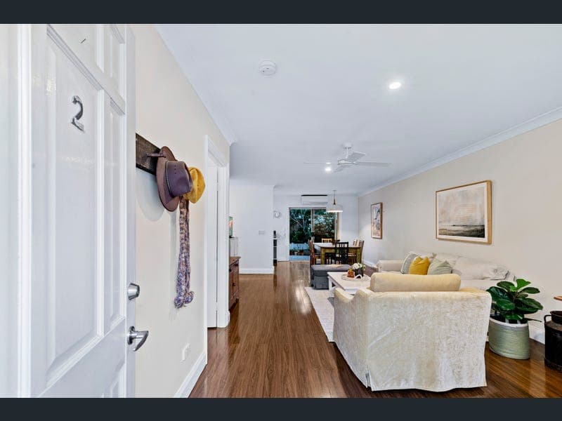 2/249 Riding Road, Balmoral — photo 1 of 5