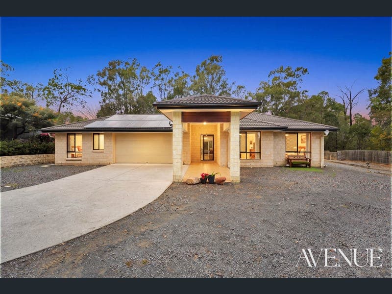 18 CAMBERWELL CLOSE, Gleneagle — photo 1 of 5
