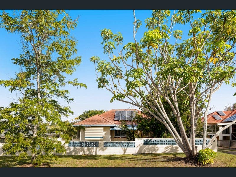 33 Queensway Street, Upper Mount Gravatt — photo 1 of 5