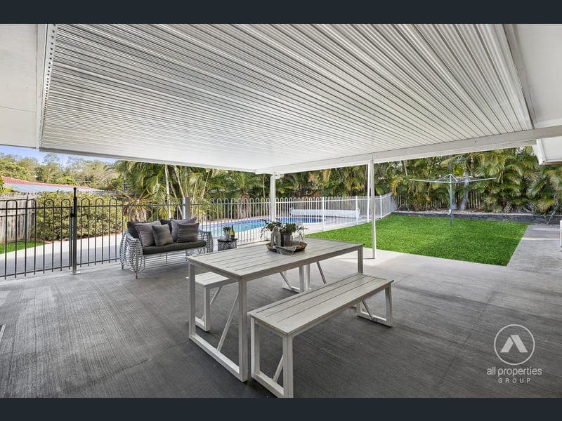 5 Calluna Court, Regents Park — photo 1 of 5