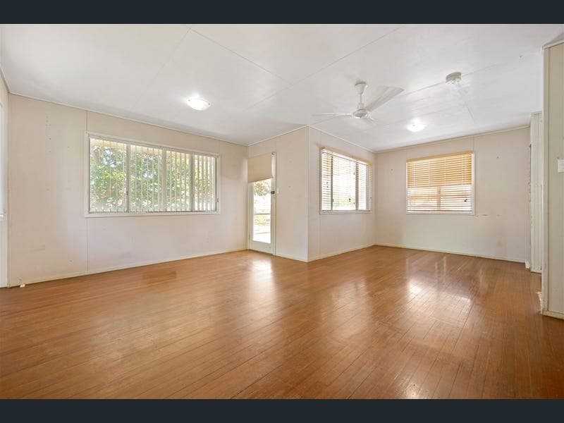 25 Dalrymple Drive, Toolooa — photo 1 of 5