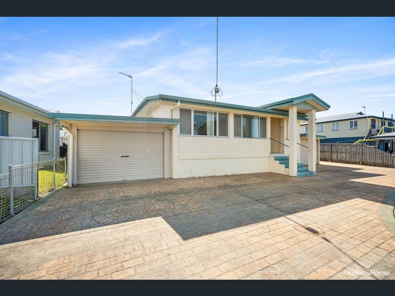 156 Cypress Street, Urangan — photo 1 of 5