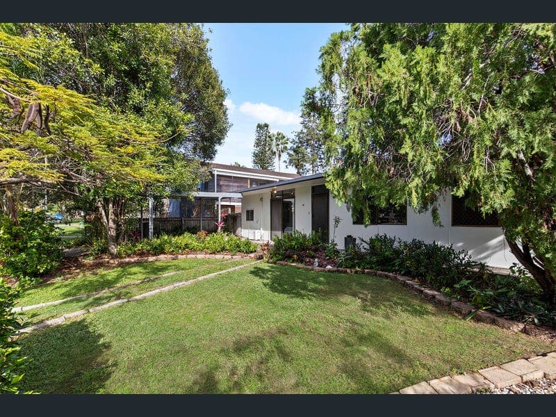 14 Lockrose Street, Mitchelton — photo 1 of 5