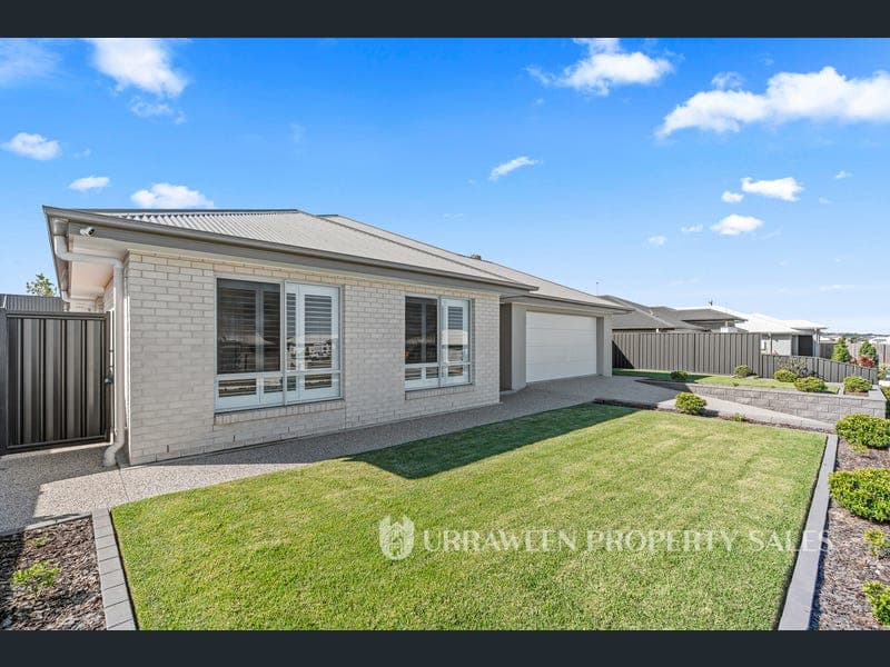 31 Mataranka Circuit, Nikenbah — photo 1 of 5