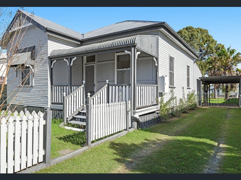 25 McEvoy Street, Warwick — photo 1 of 5