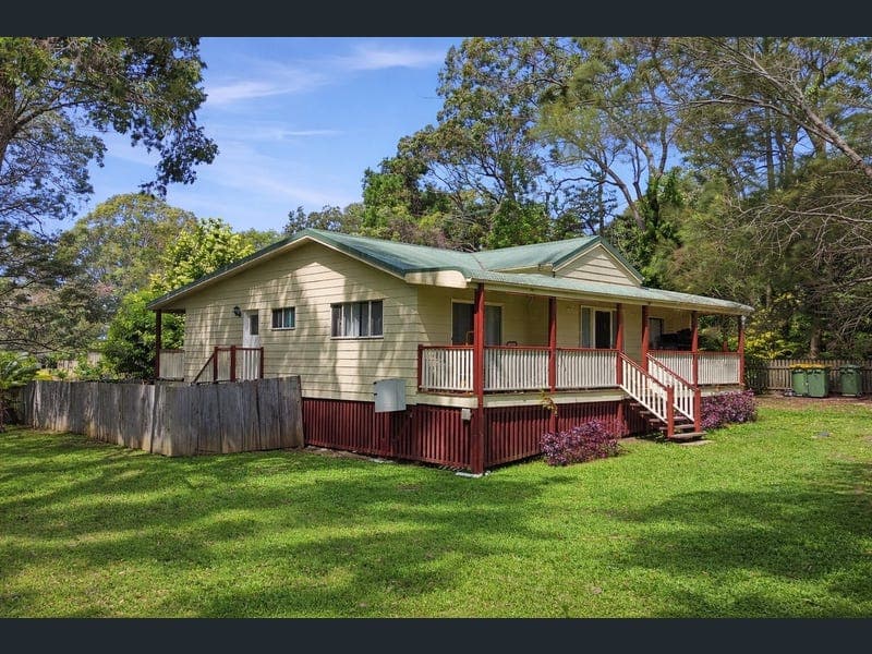 22 Allambie Street, Macleay Island — photo 1 of 5