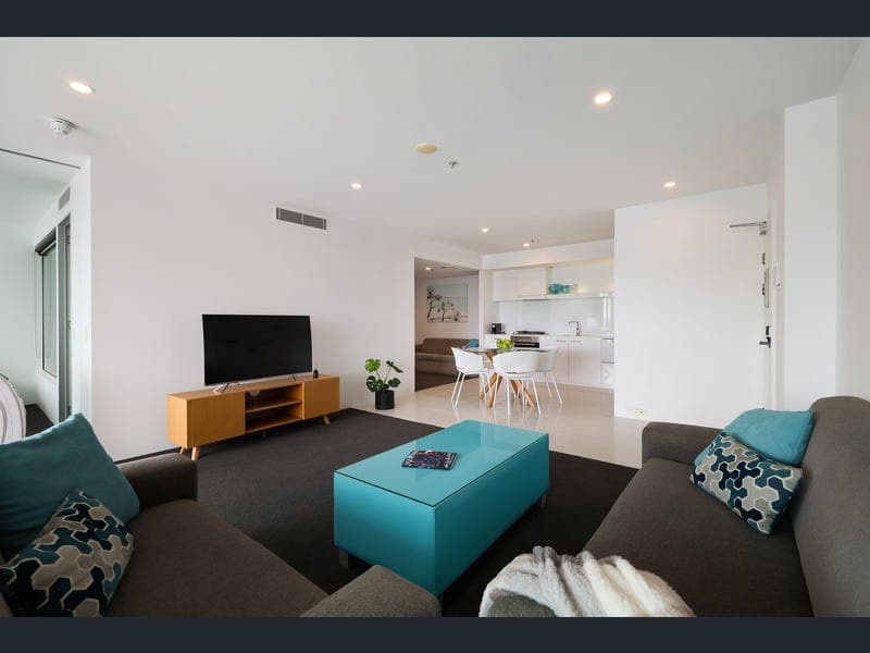 3008/9 Hamilton Avenue, Surfers Paradise — photo 1 of 5