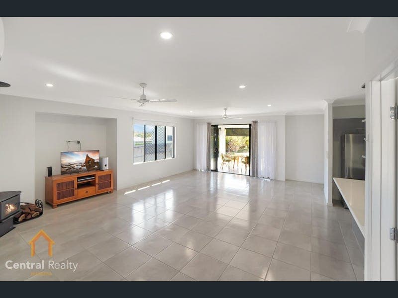 3 Michelina Close, Mareeba — photo 1 of 5