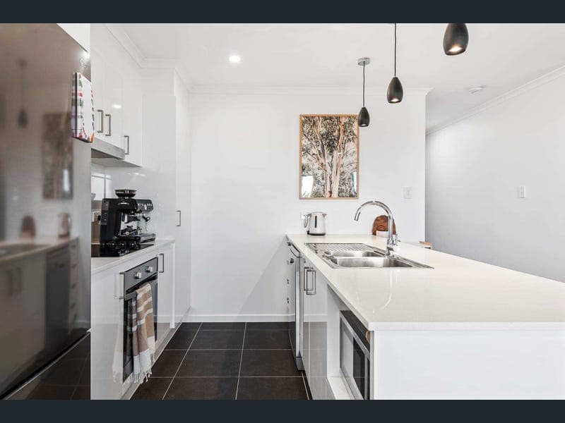 2/10 Kaytons Street, Drayton — photo 1 of 5