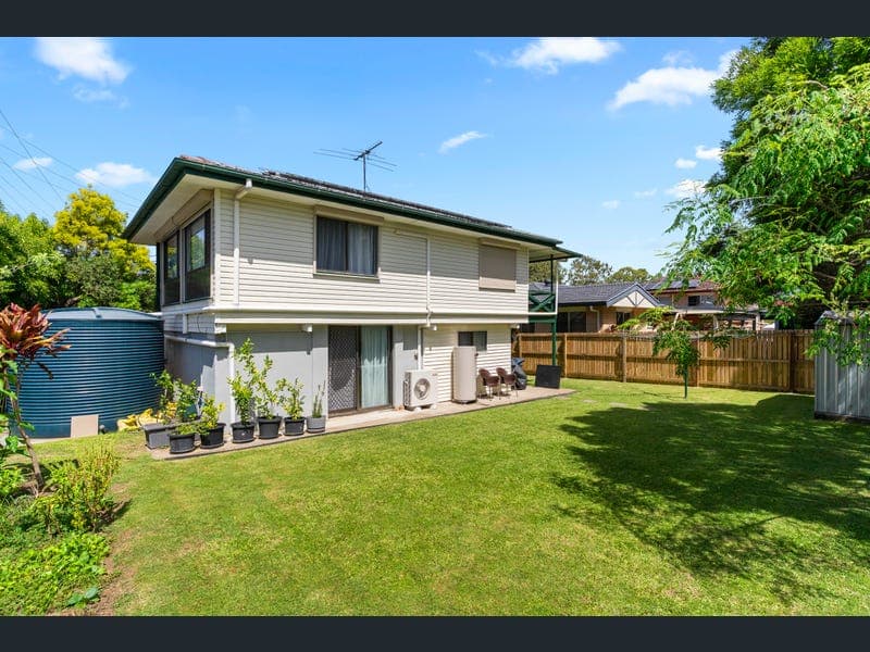 1 Leon Street, Tingalpa — photo 1 of 5